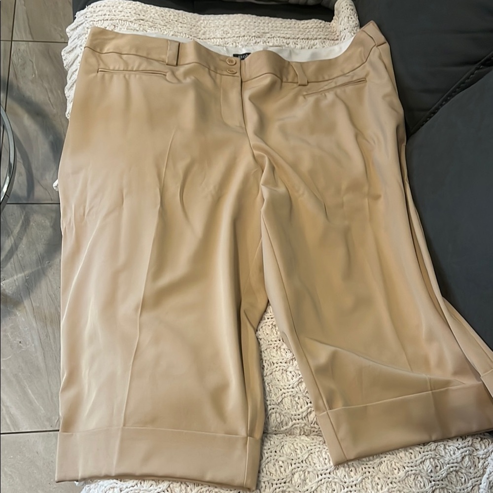Bobby Jones Tan Capris Classic Style